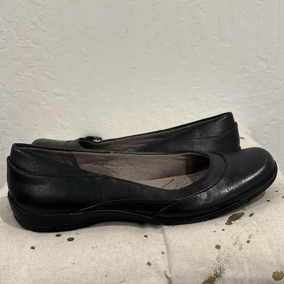 Life Stride Dixie Black Flats Dress Business Shoes Womans Size 9.5 - Picture 6 of 8